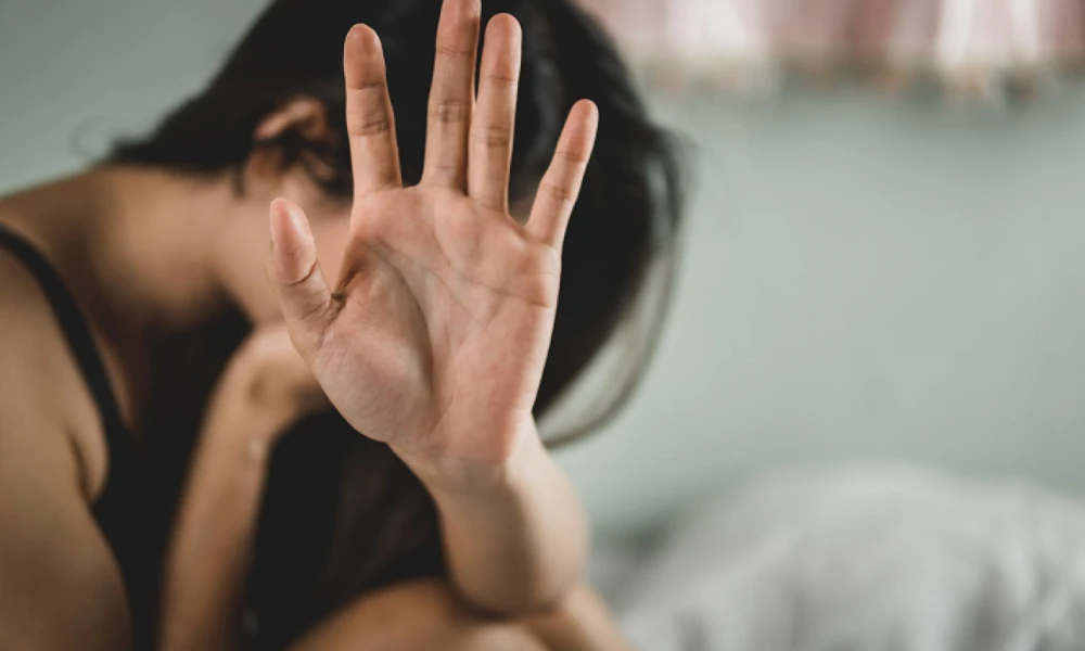 Σοκ στην Άνδρο: 15χρονη κατήγγειλε 16χρονο για εκβιασμό και απειλές